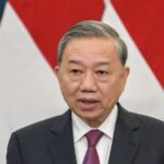 Vietnam, Singapore agree to boost ties, cooperation on subsea cables