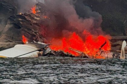 Multiple injured after floatplane makes emergency landing, catches fire off Washington coast