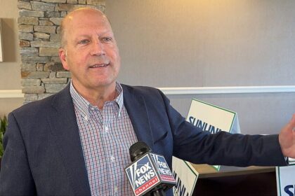 Political insider turns anti-incumbent table on 8-year Dem in key Senate race: 'Hasn't delivered'